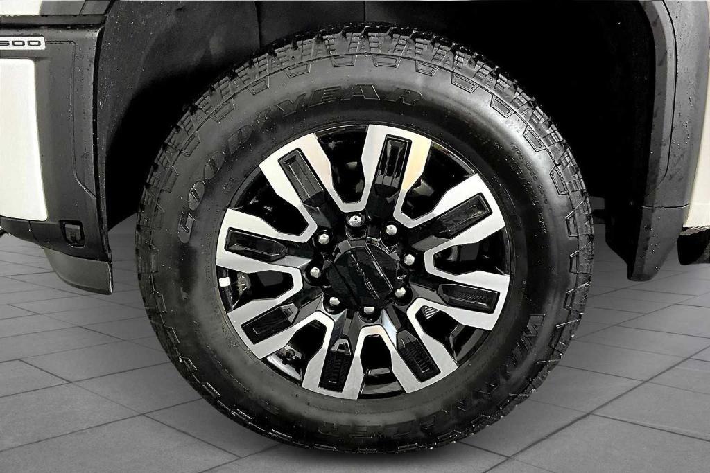 used 2025 GMC Sierra 2500 car, priced at $86,977