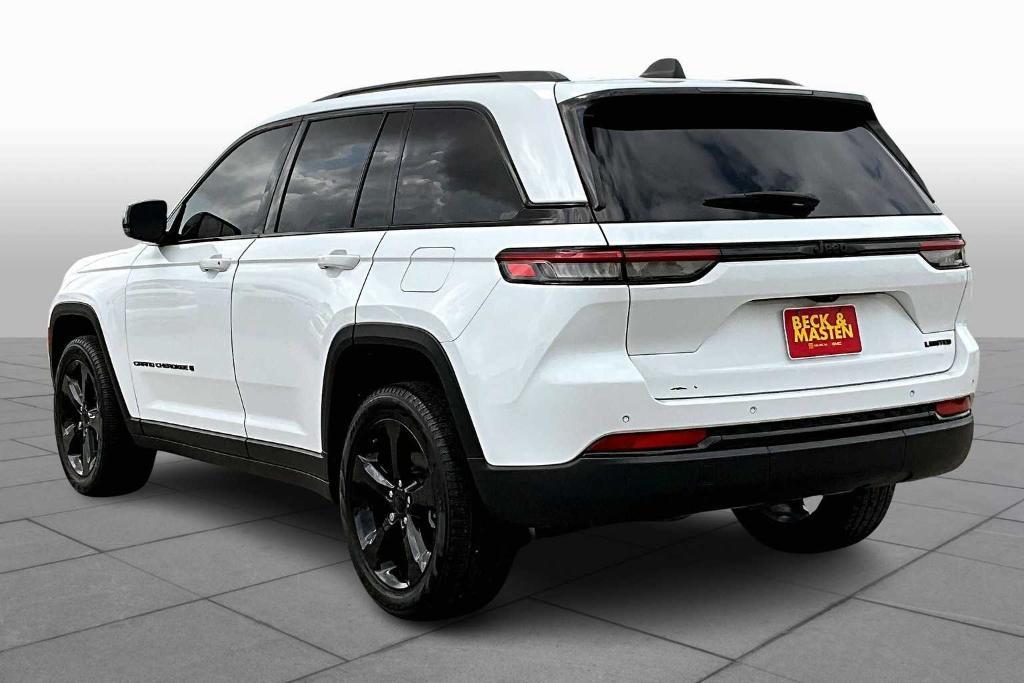 used 2024 Jeep Grand Cherokee car, priced at $39,980