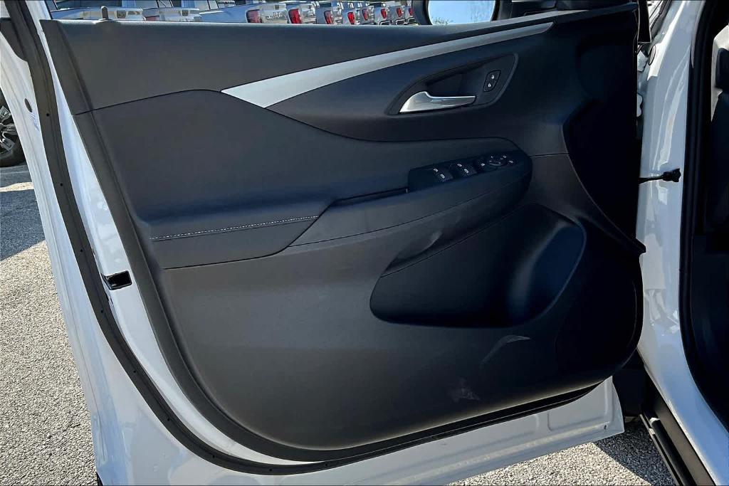 new 2025 Buick Envista car, priced at $26,385