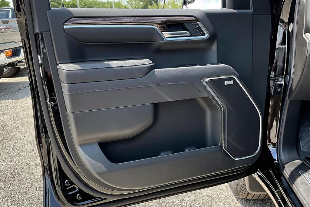 new 2025 GMC Sierra 1500 car, priced at $47,315