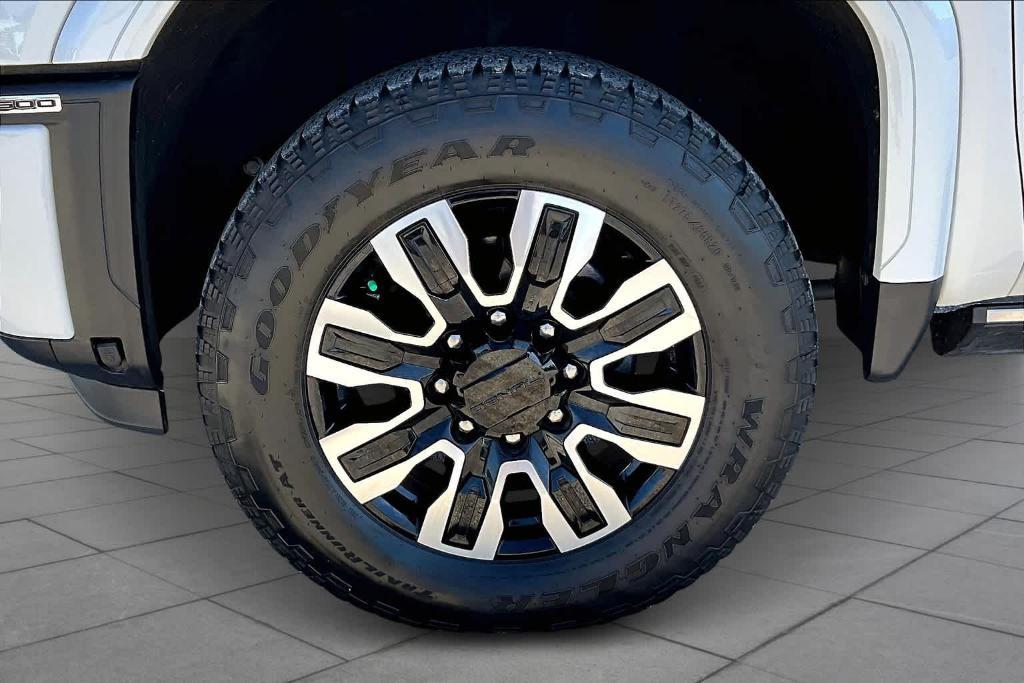 used 2024 GMC Sierra 2500 car, priced at $77,390