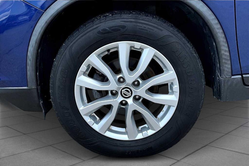 used 2018 Nissan Rogue car, priced at $12,280