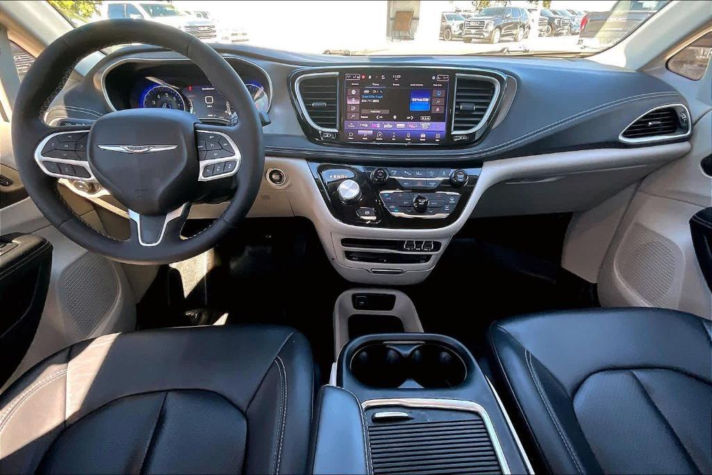 used 2022 Chrysler Pacifica car, priced at $20,687