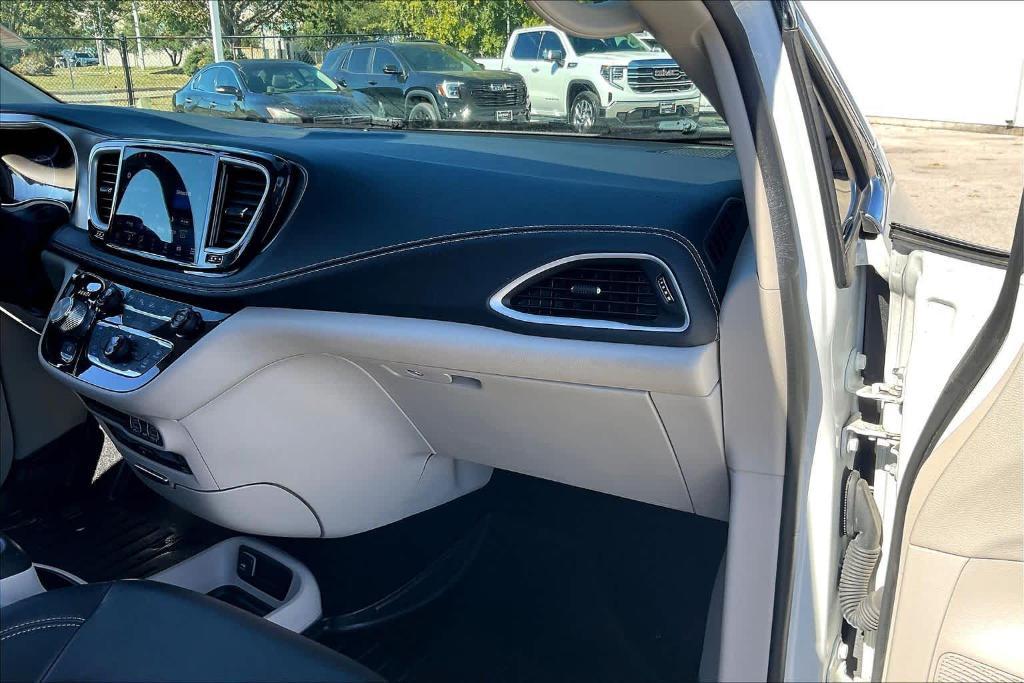 used 2022 Chrysler Pacifica car, priced at $20,687