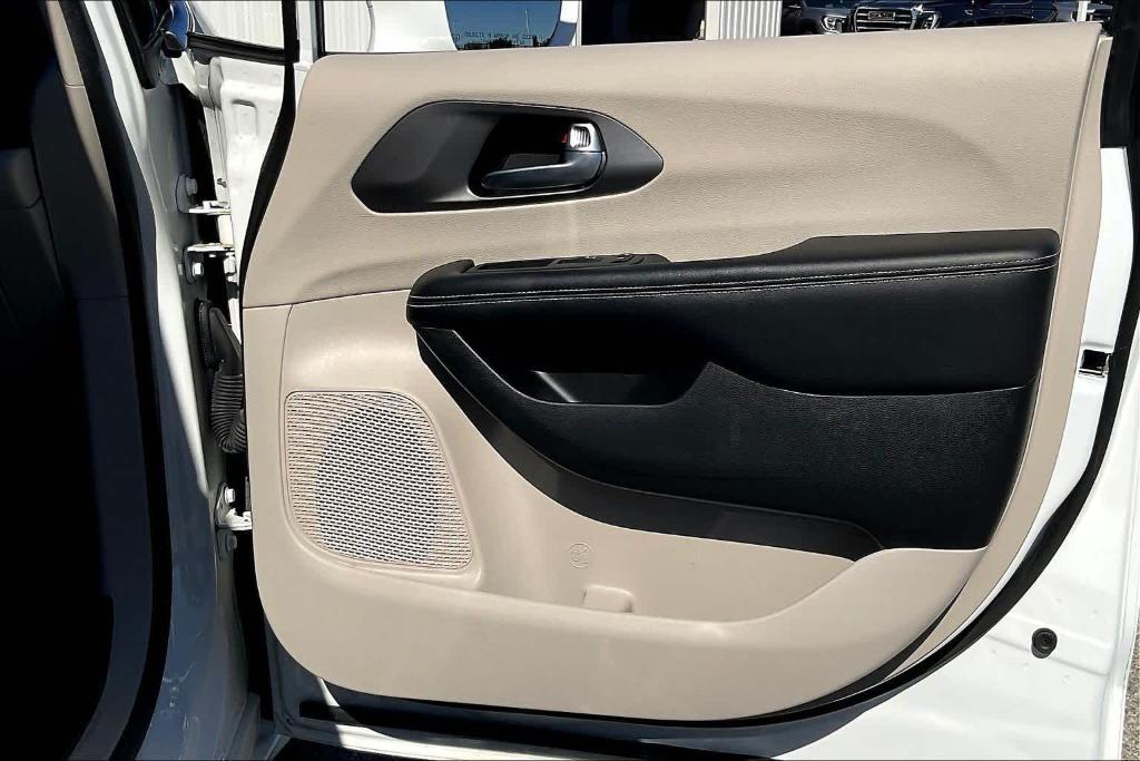 used 2022 Chrysler Pacifica car, priced at $20,687