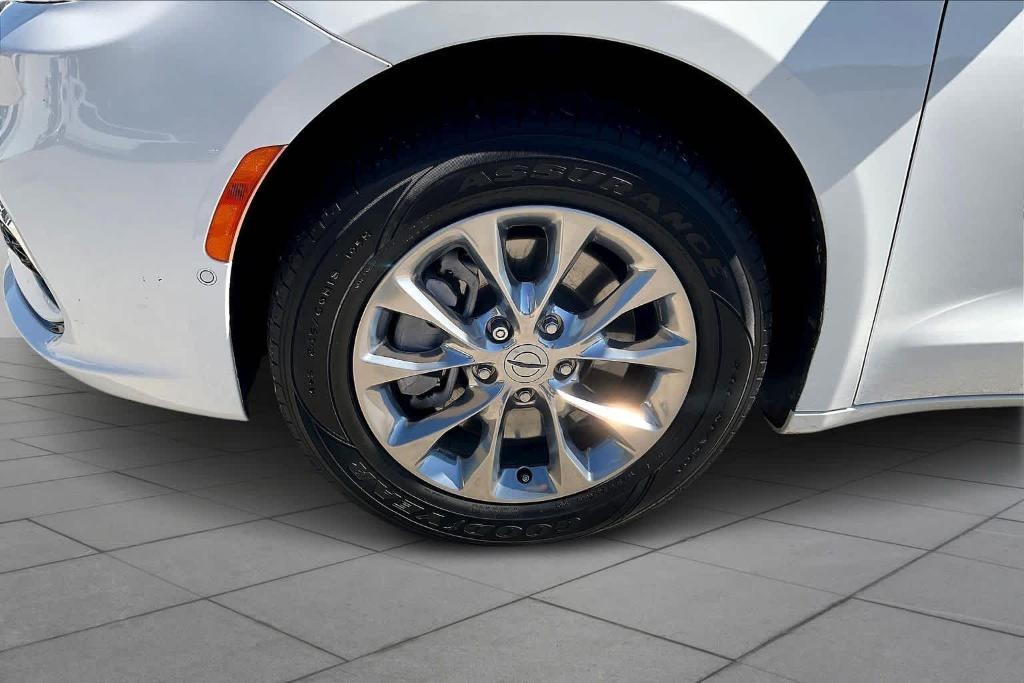 used 2022 Chrysler Pacifica car, priced at $20,687