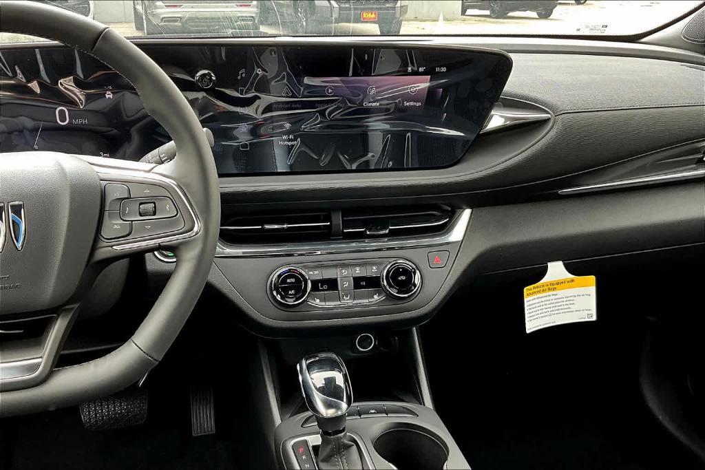 new 2025 Buick Envista car, priced at $28,025