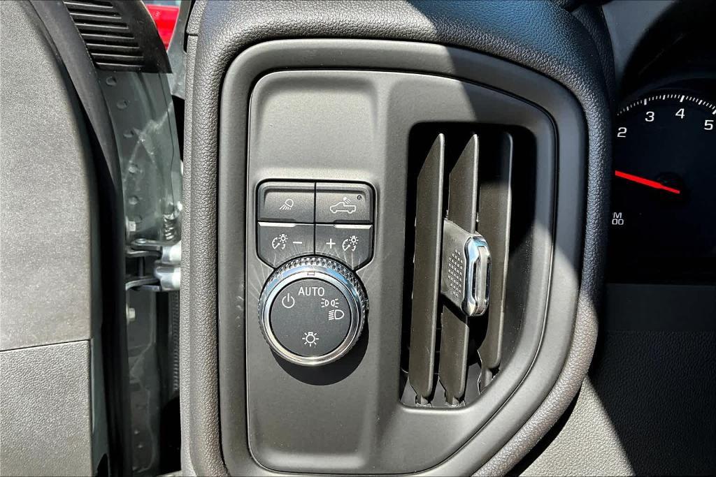 new 2025 GMC Sierra 1500 car, priced at $41,680