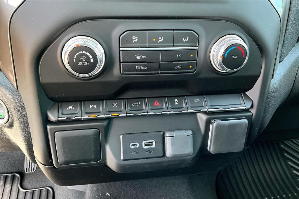 new 2025 GMC Sierra 1500 car, priced at $41,680
