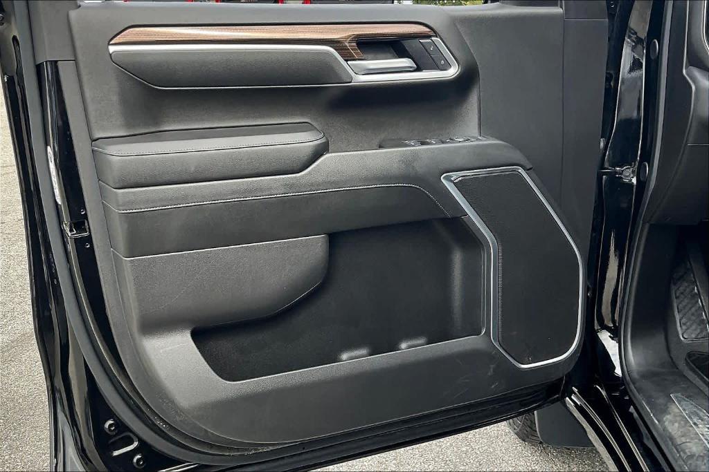 used 2025 Chevrolet Silverado 1500 car, priced at $39,644