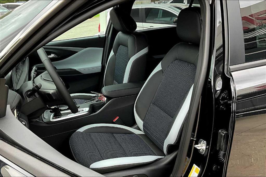 new 2025 Buick Envista car, priced at $27,097