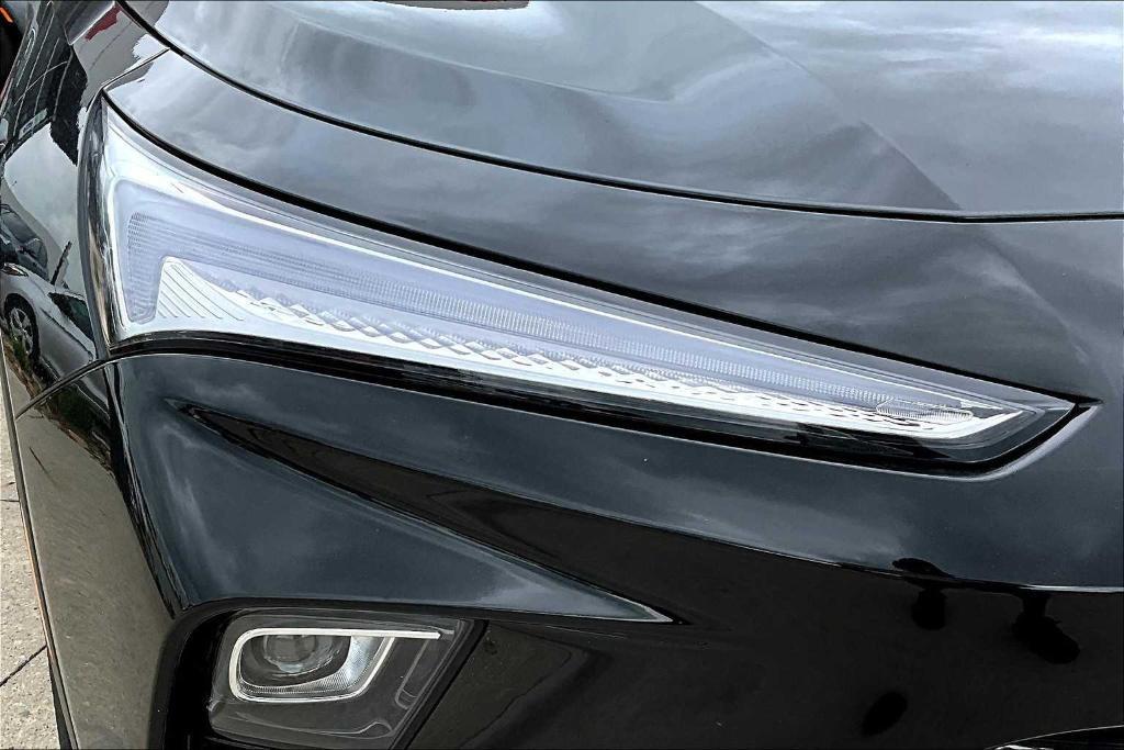 new 2025 Buick Envista car, priced at $27,097