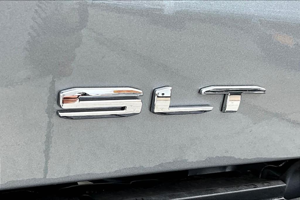 new 2025 GMC Sierra 1500 car, priced at $52,275