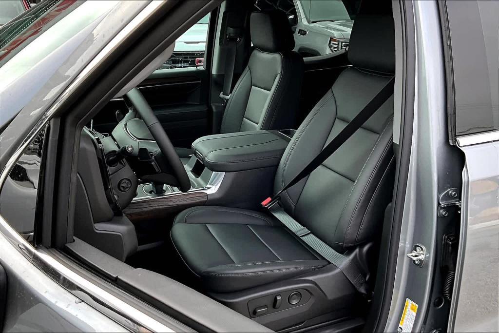 new 2025 GMC Sierra 1500 car, priced at $52,275