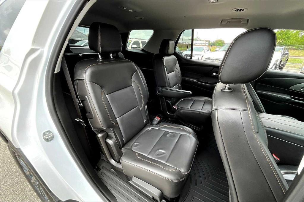 used 2021 Chevrolet Traverse car, priced at $32,858