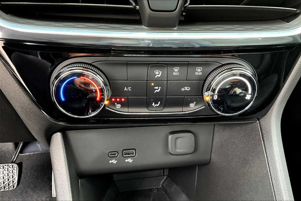 new 2025 Buick Encore GX car, priced at $30,325