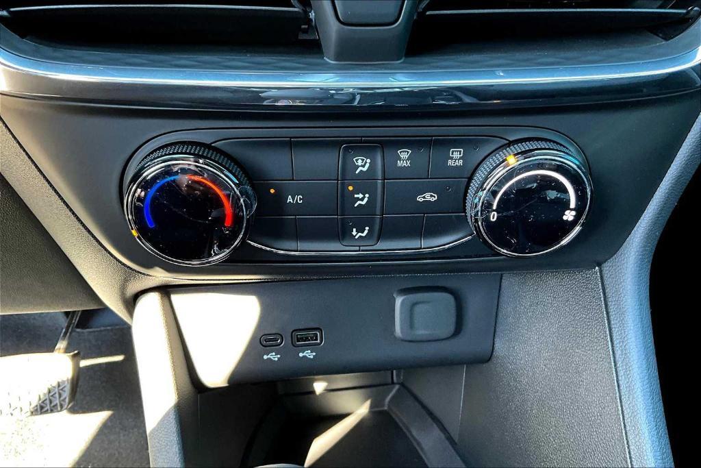 new 2025 Buick Encore GX car, priced at $24,818