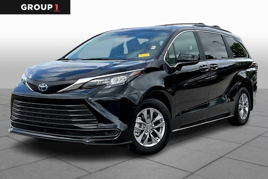 used 2025 Toyota Sienna car, priced at $44,997