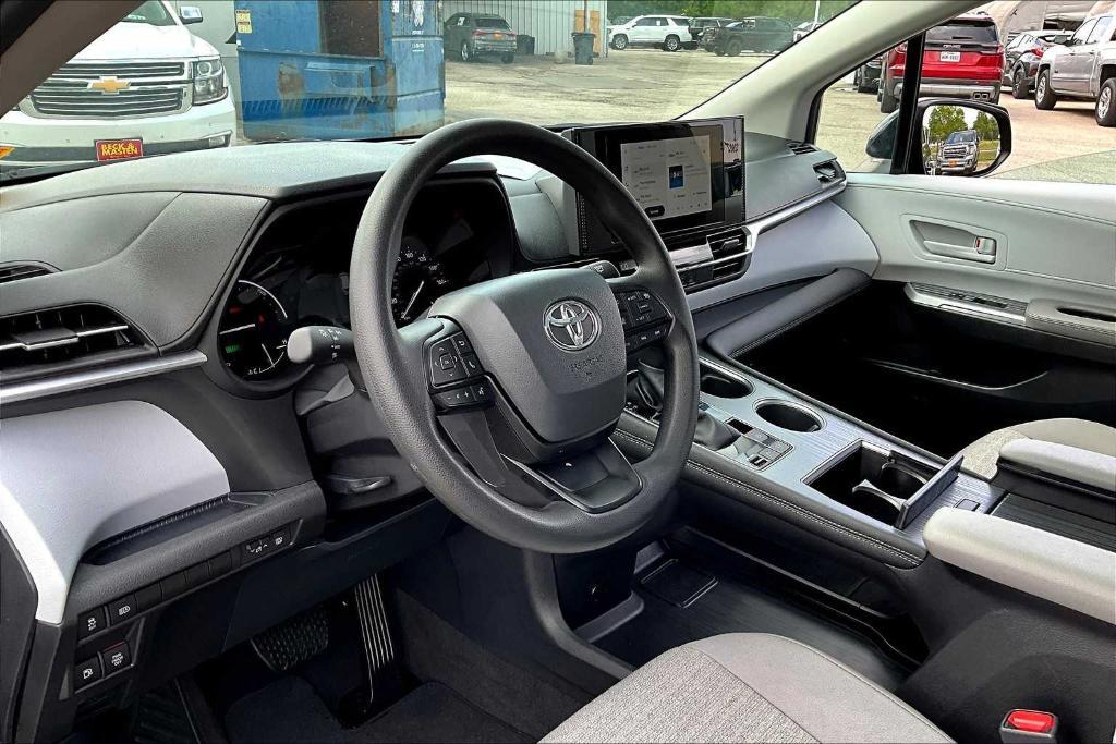 used 2025 Toyota Sienna car, priced at $44,997