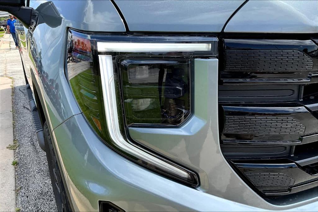 new 2025 GMC Sierra 1500 car, priced at $54,615