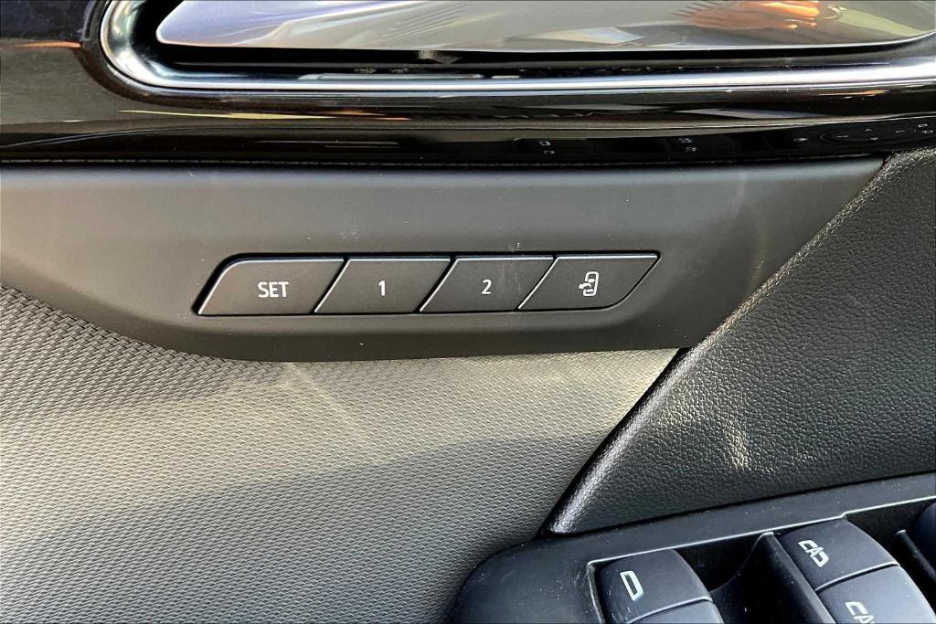 new 2025 Buick Envision car, priced at $39,245