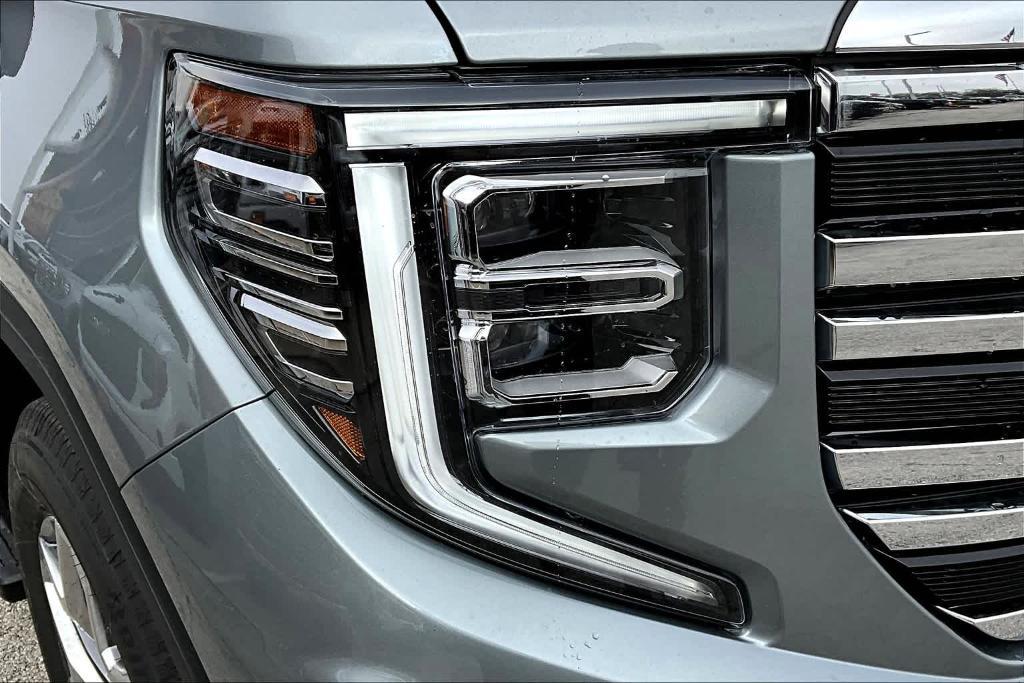 new 2025 GMC Sierra 1500 car, priced at $53,645