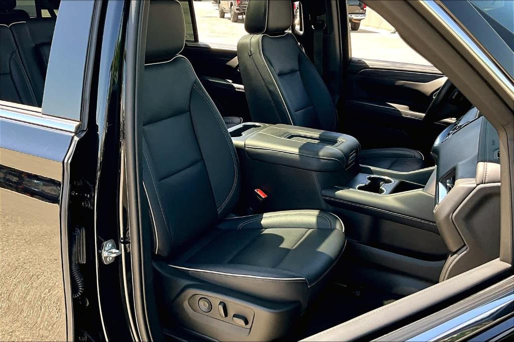 used 2023 GMC Yukon XL car, priced at $42,997