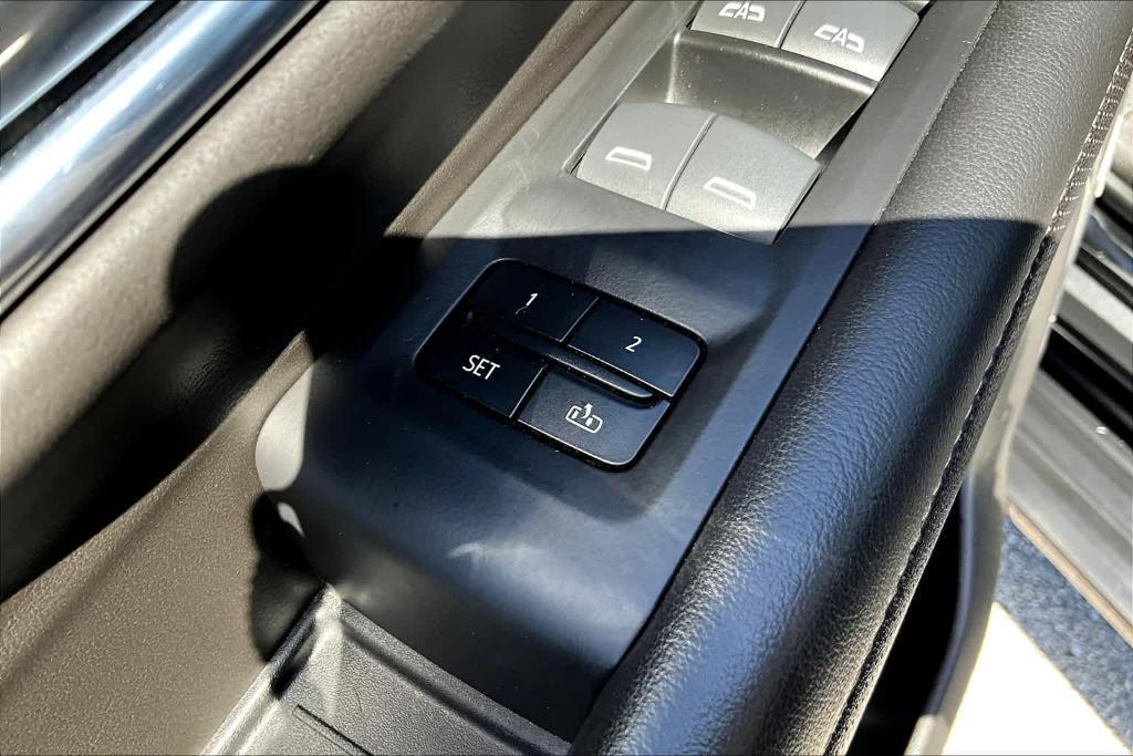 used 2023 GMC Yukon XL car, priced at $42,997