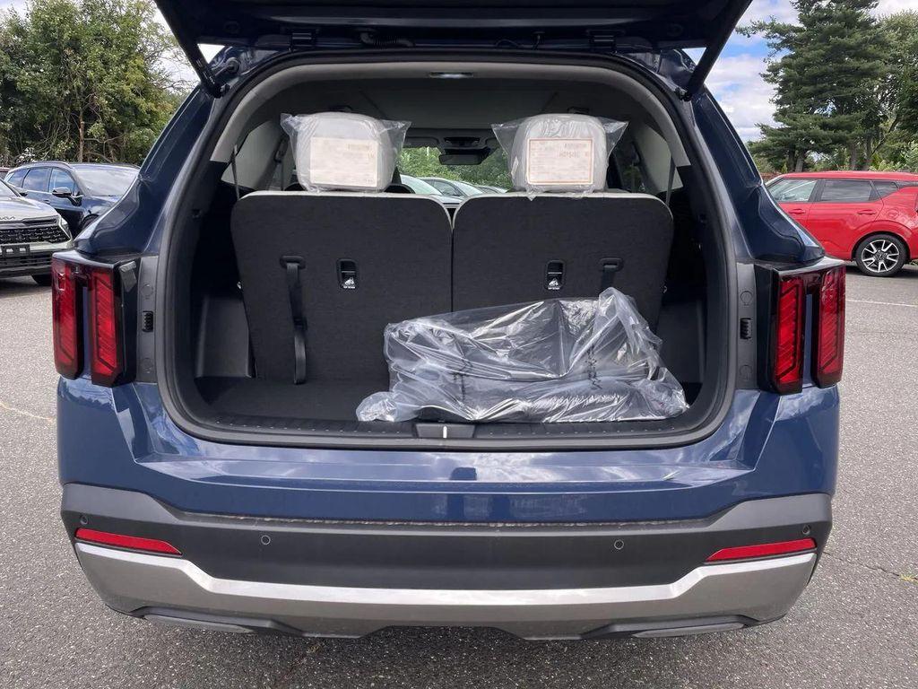 new 2025 Kia Sorento car, priced at $43,025