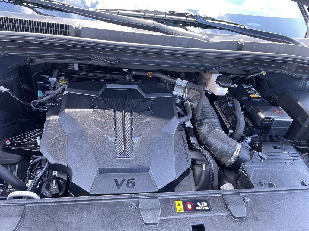 used 2024 Kia Carnival car, priced at $29,893