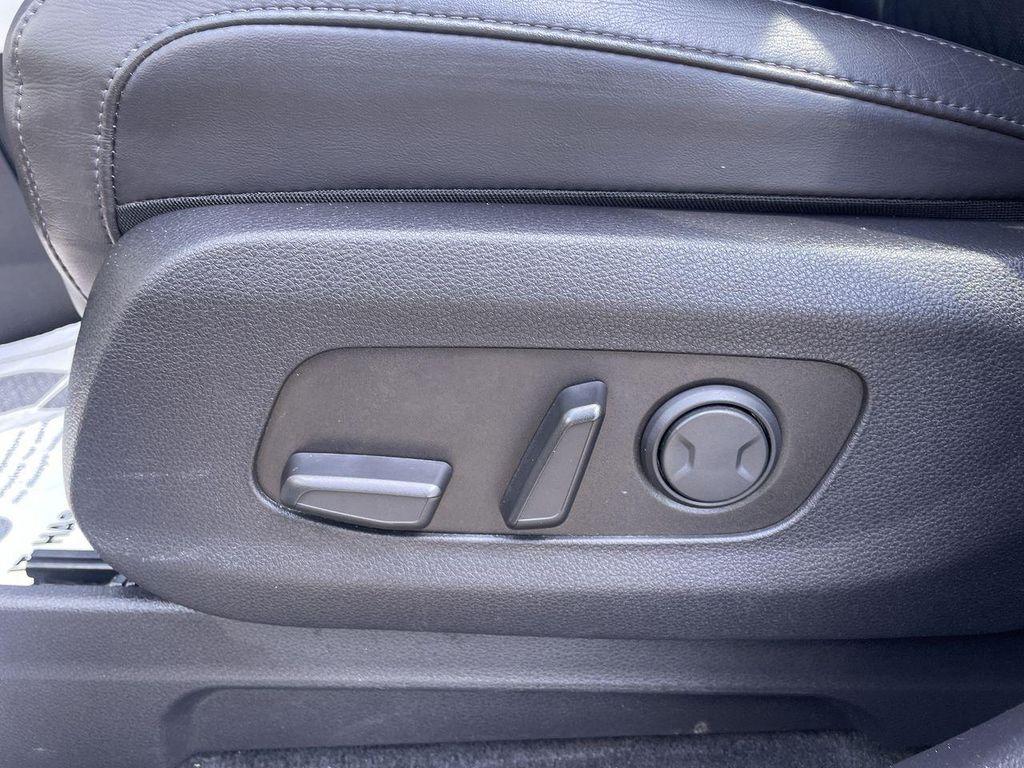 used 2024 Kia Carnival car, priced at $29,893