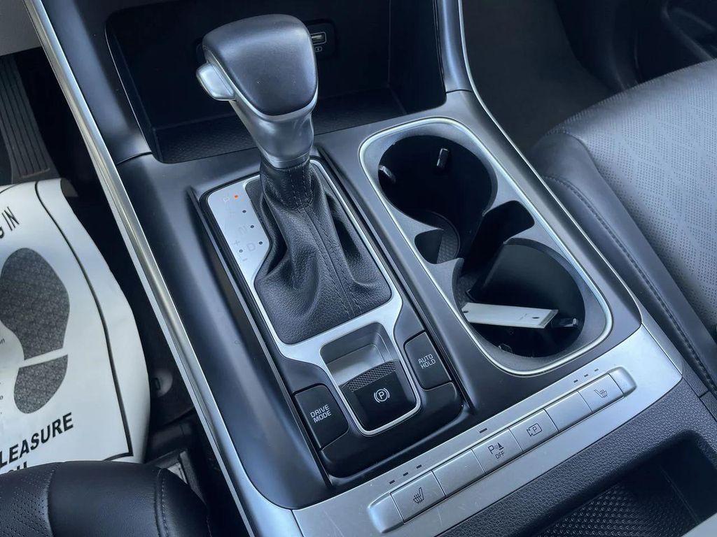 used 2024 Kia Carnival car, priced at $29,893