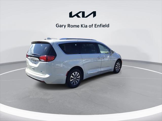 used 2020 Chrysler Pacifica Hybrid car, priced at $30,363