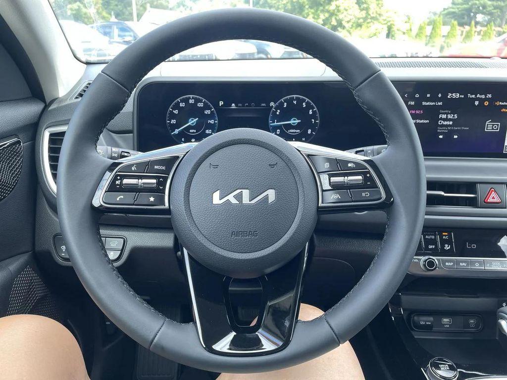 new 2025 Kia Seltos car, priced at $30,775