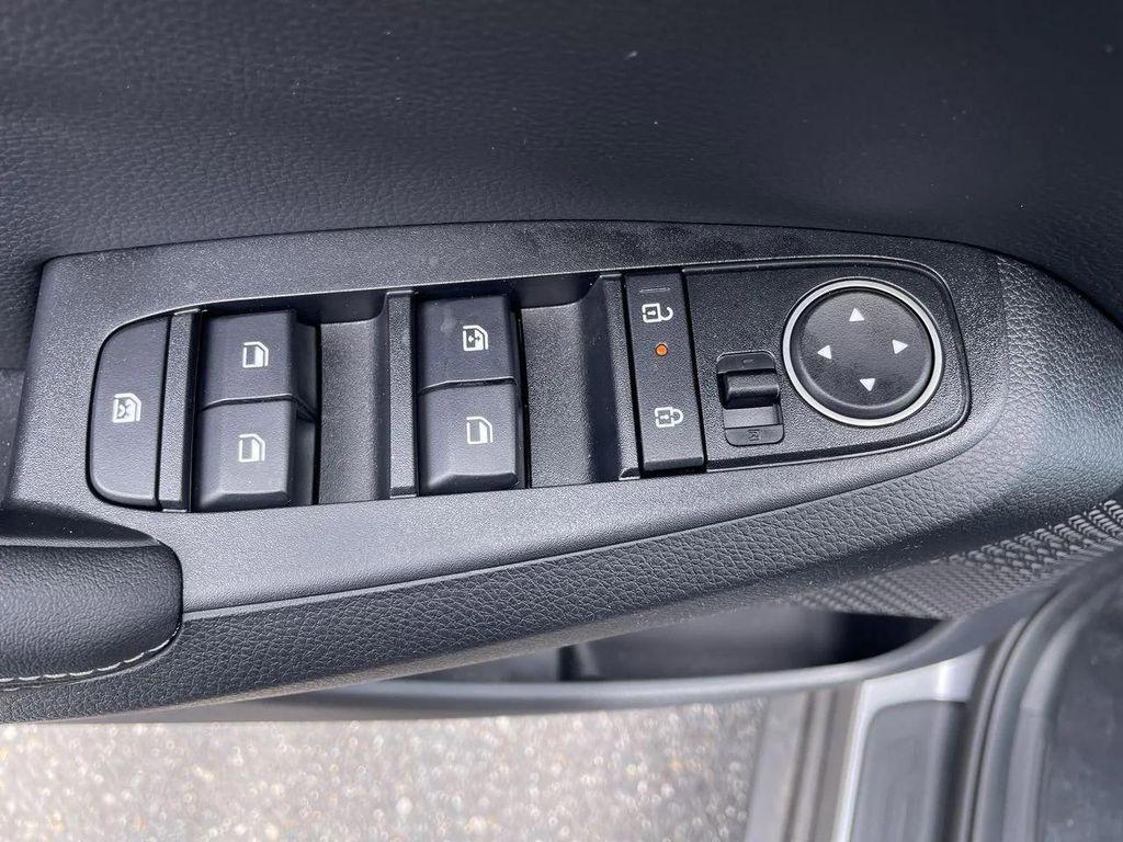 new 2025 Kia Seltos car, priced at $30,775