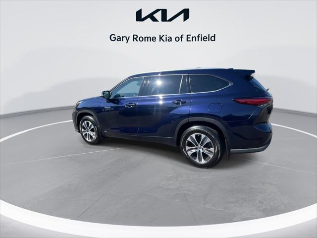 used 2020 Toyota Highlander Hybrid car, priced at $32,980
