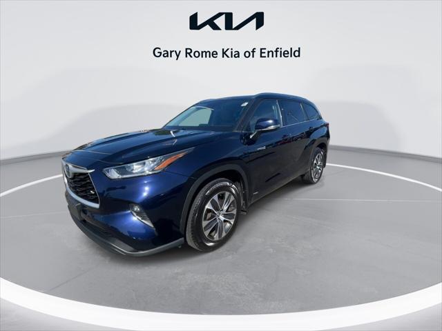 used 2020 Toyota Highlander Hybrid car, priced at $32,980