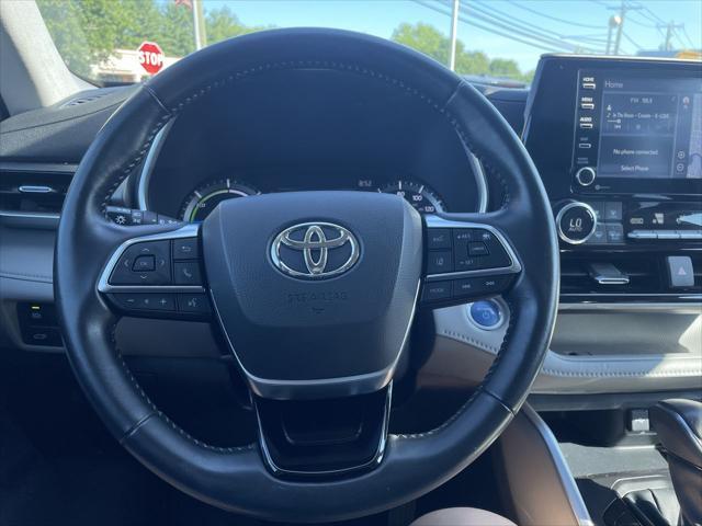 used 2020 Toyota Highlander Hybrid car, priced at $32,980