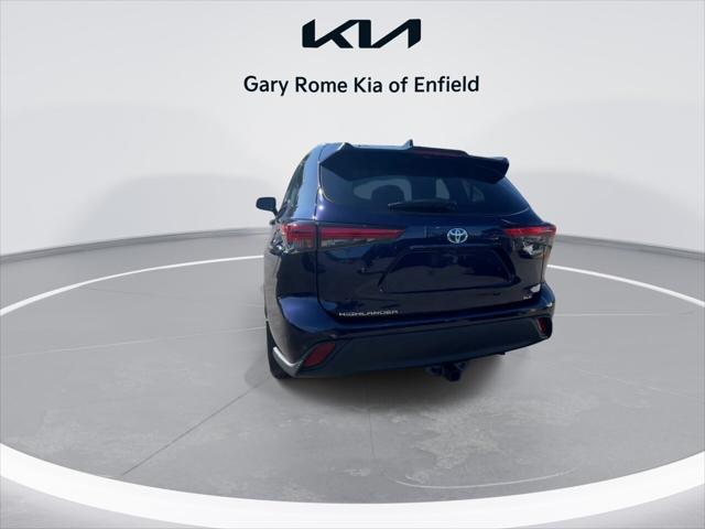 used 2020 Toyota Highlander Hybrid car, priced at $32,980