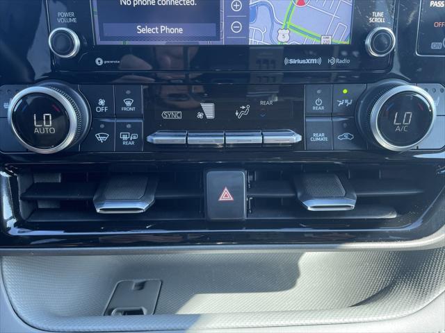 used 2020 Toyota Highlander Hybrid car, priced at $32,980