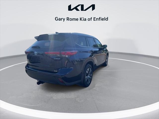 used 2020 Toyota Highlander Hybrid car, priced at $32,980