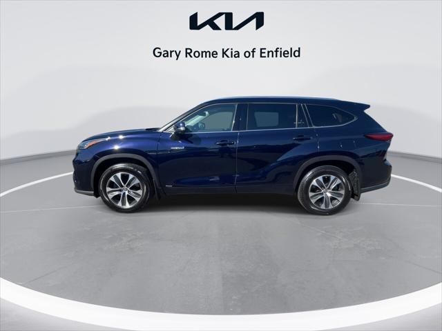 used 2020 Toyota Highlander Hybrid car, priced at $32,980