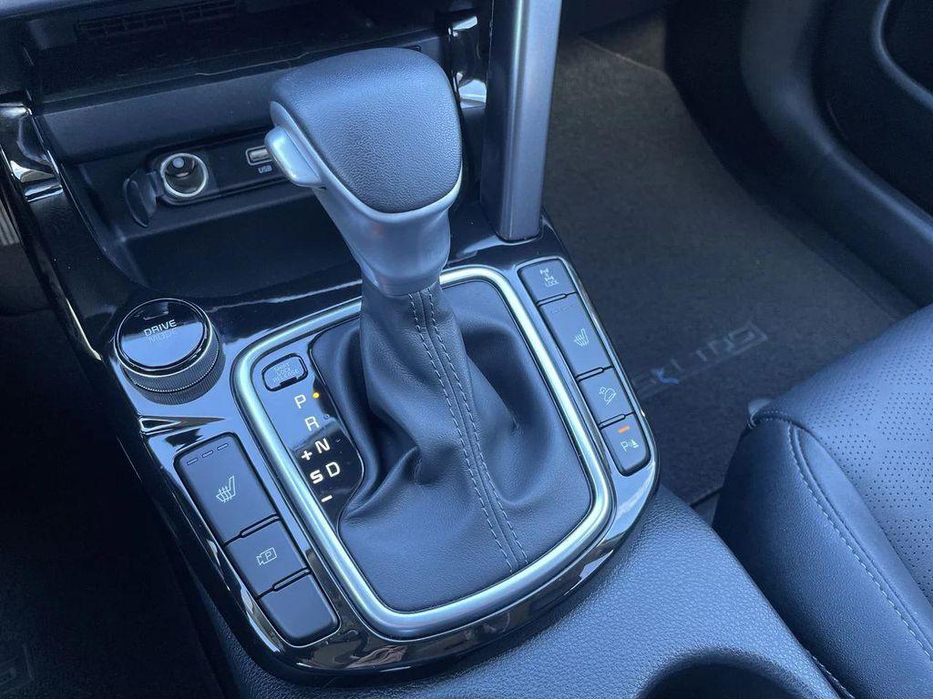 used 2025 Kia Seltos car, priced at $26,517