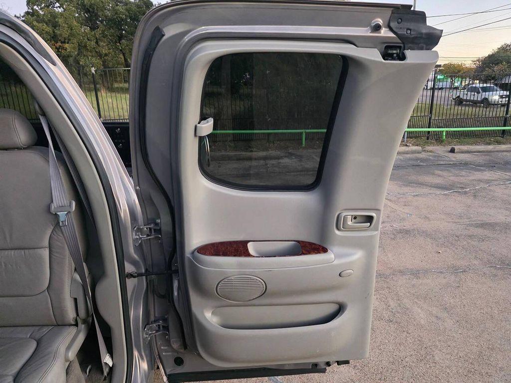 used 2000 Toyota Tundra car, priced at $11,998