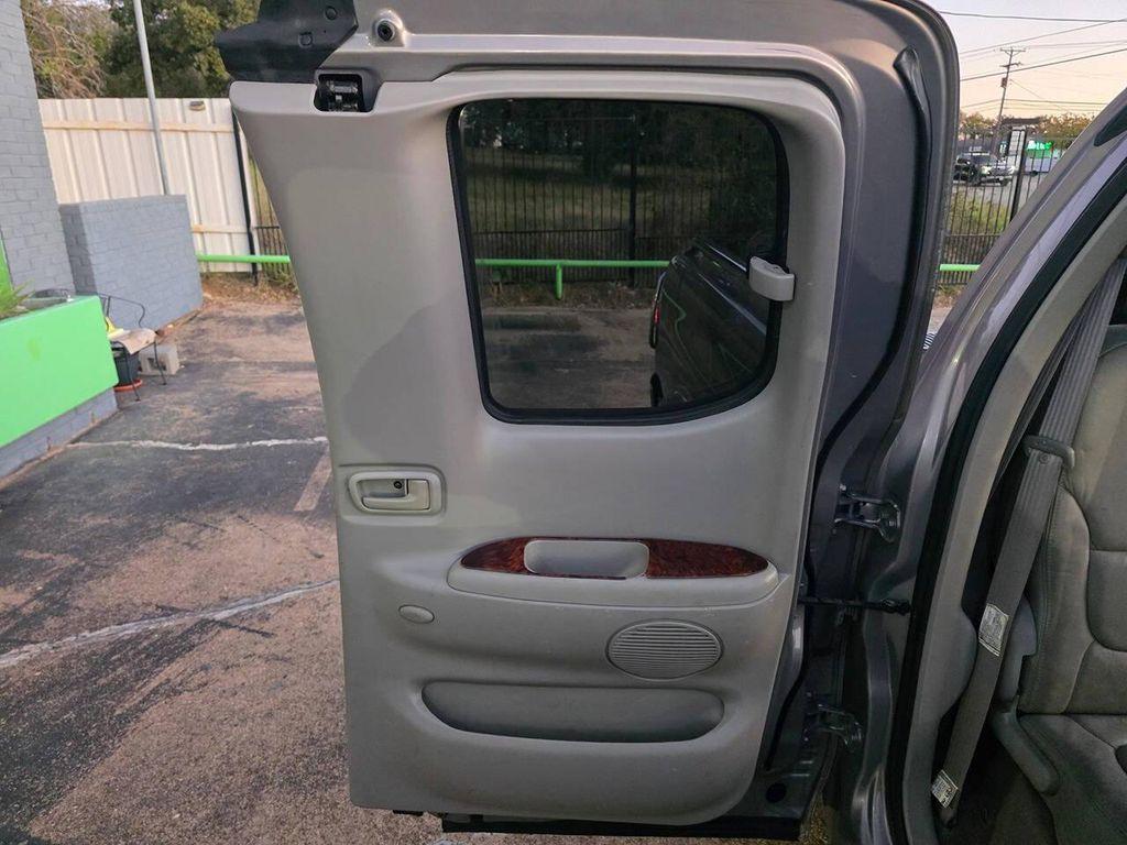 used 2000 Toyota Tundra car, priced at $11,998