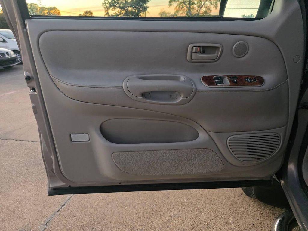 used 2000 Toyota Tundra car, priced at $11,998