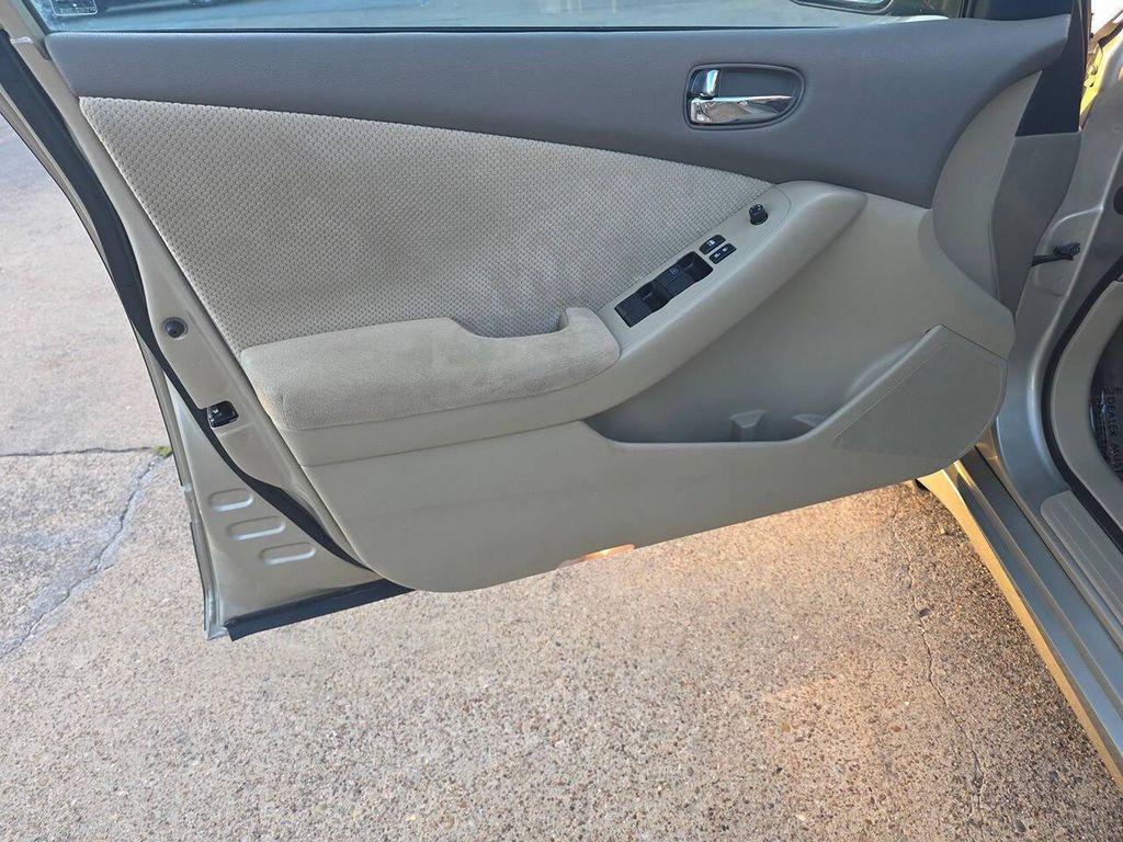 used 2009 Nissan Altima car, priced at $7,299