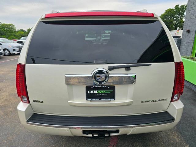 used 2009 Cadillac Escalade car, priced at $16,799