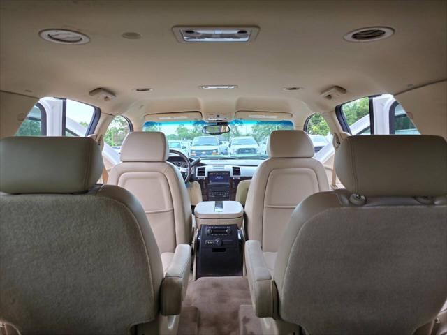 used 2009 Cadillac Escalade car, priced at $16,799