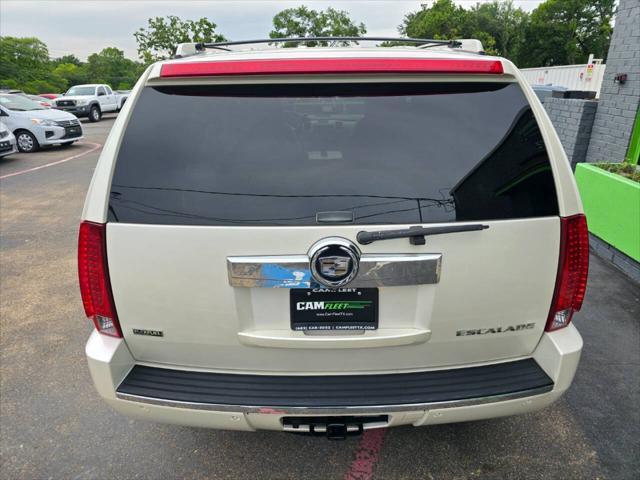 used 2009 Cadillac Escalade car, priced at $16,799